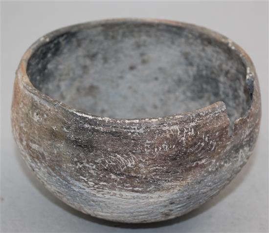 An early Persian Empire pottery bowl, Iraq c.2000 BC, 13.5cm